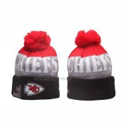 Gorro Beanie Kansas City Chiefs Sideline Gris Rojo